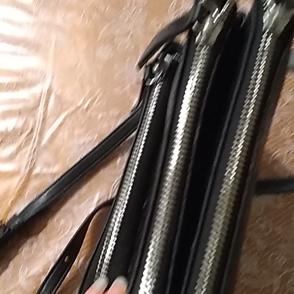 Reaction Kenneth Cole mini Crossbody Bag Black - Picture 7 of 8